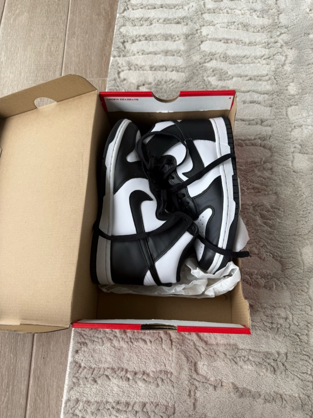 Women’s Nike Dunk High - Picture 3 of 7